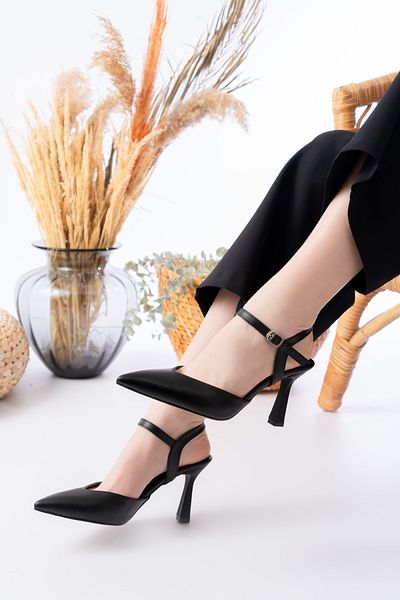 Santamarina Women's Marla Black Skin Classic Heeled Shoes