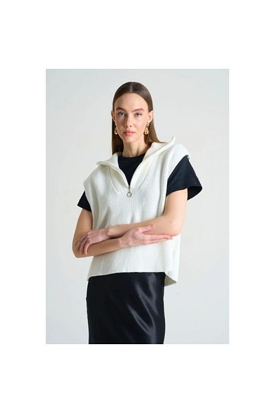 Qu Style Xpetrana- Polo Neck Zippered Sweater