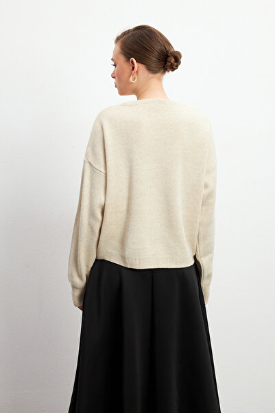 Bipantolon Women's Cream Black Floral Piping Detailed Sweater