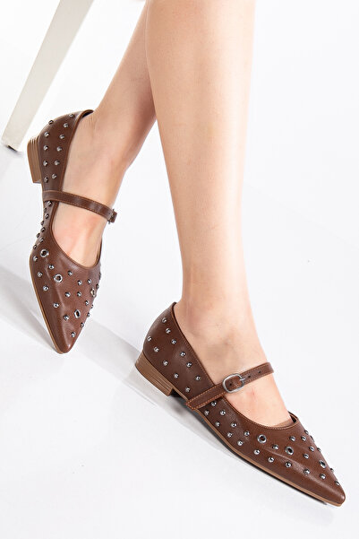 MS SUGAR SHOES Kadın Suni Mat Deri Zımbalı Tokalı Sivri Burun Babet