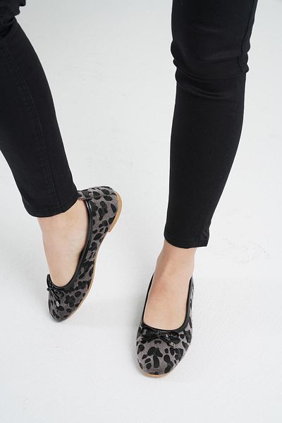 Beyond Gray Leopard Denkli Suede Babet Byndblrn01