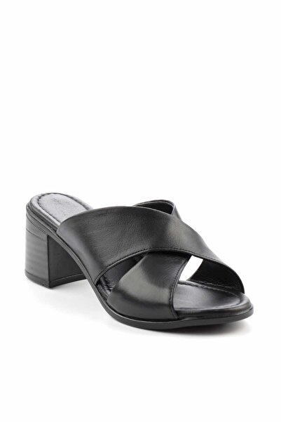 Bambi Siyah Leather Kadın Terlik K04529184303
