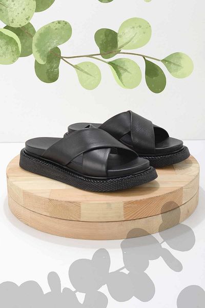 Bambi Black Leather Women's Slippers K04291060003