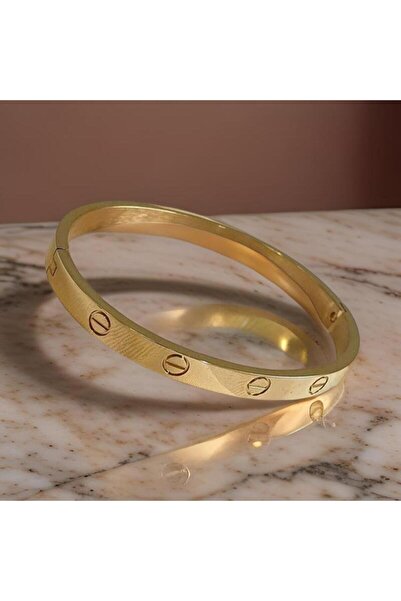 staınless steel سوار بمشبك فولاذي ذهبي اللون – 58 ملم تصميم أنيق وعصري