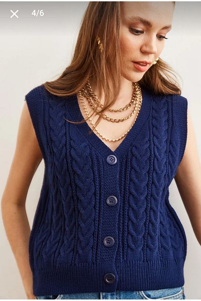 By Nilgün Akay Young Model Vest