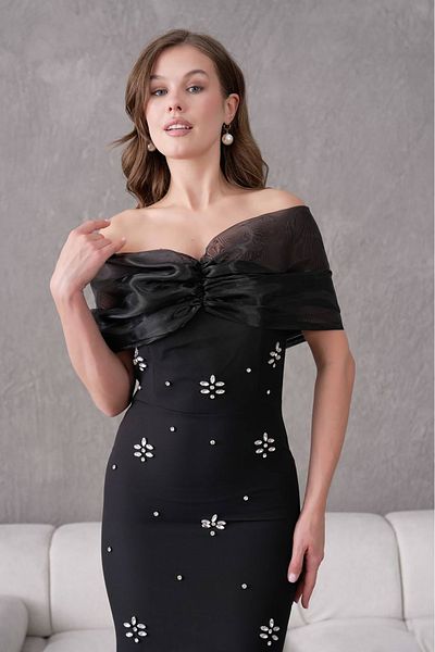 Neşeli Butik γυναικείο βραδινό φόρεμα με μαύρο τούλι και λεπτομέρεια από πέτρα NBS9372