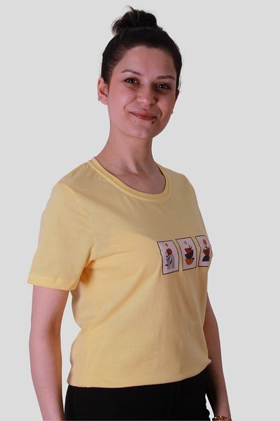 trender 3 Table Yellow Women's T-Shirt