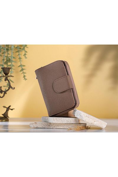 Bagacar Кафяв квадратен дамски портфейл с цип