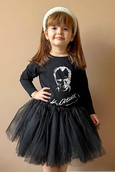 Le Mabelle Μαύρο μπλουζάκι για κορίτσια με στάμπα Ataturk