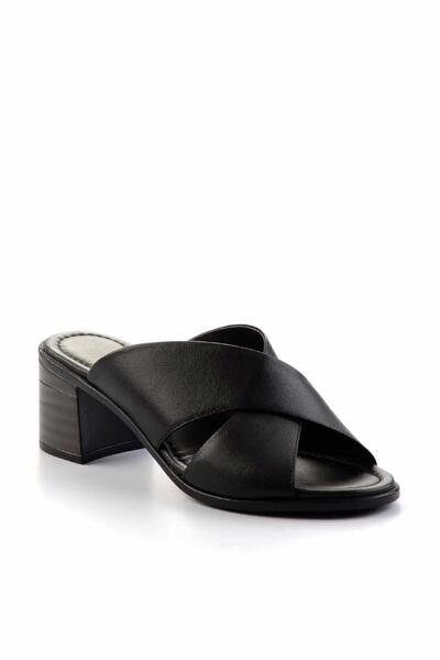 Bambi Siyah Leather Kadın Terlik K04290023403
