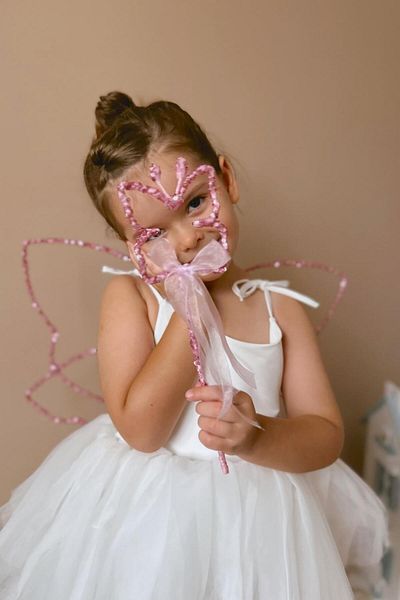 Le Mabelle Σετ με 2 ροζ παγιέτες με φτερό πεταλούδας