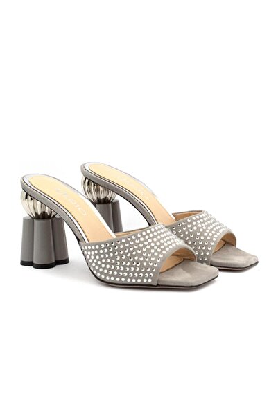 Vario Papuci decorativi cu toc cu piatră din piele intoarsa gri deschis (SUEDE LIGHT GRAY STONE)