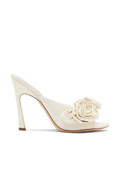 Blumarine الحليب (الحليب)