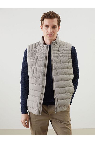 LC Waikiki Standard Mold Stand Collar Men's Puffer Vest