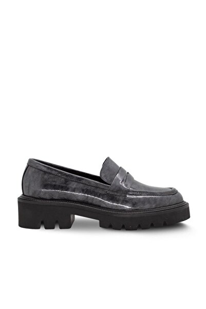 Vario Gri Rugan (GRAY PATENT LEATHER)