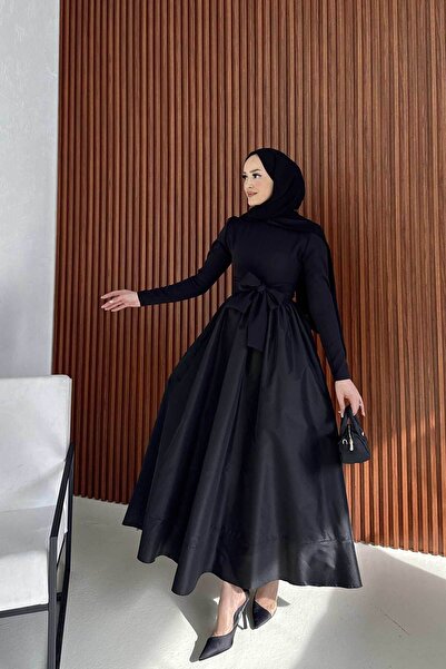 Melike Tatar Rochie NEGRA 32-2242