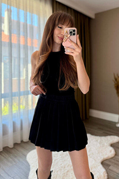 Dilay Gökoğlu Butik Pileli Şort Etek