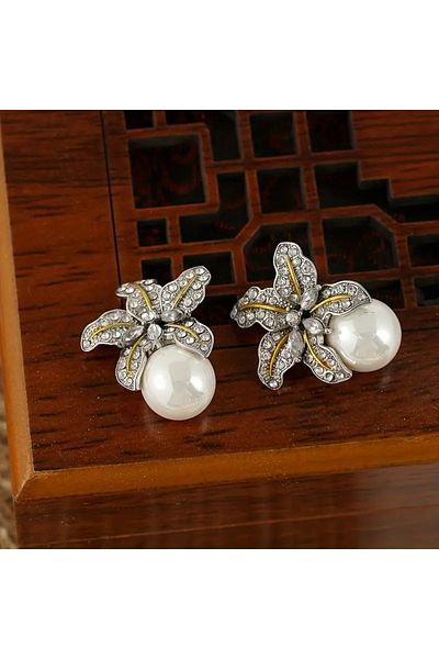 Eva Flore Vintage with Flower Pattern and Ribbon Design Pearl Earrings