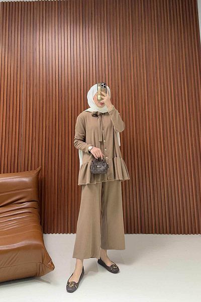 Melike Tatar Beige Ruffle Suit 6-694