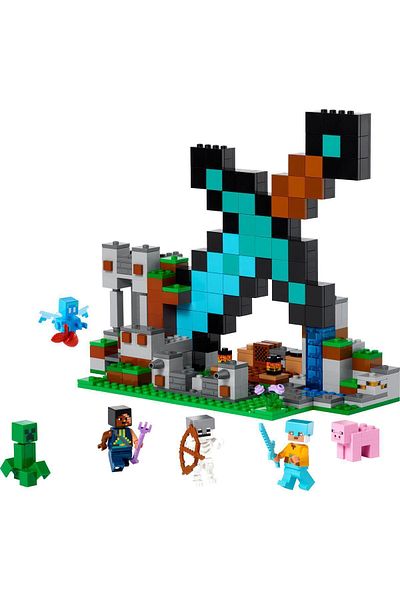 LEGO Minecraft Sword Base 21244 - Toy Building Kit For Kids Ages 8 And Up (427 PIECES)