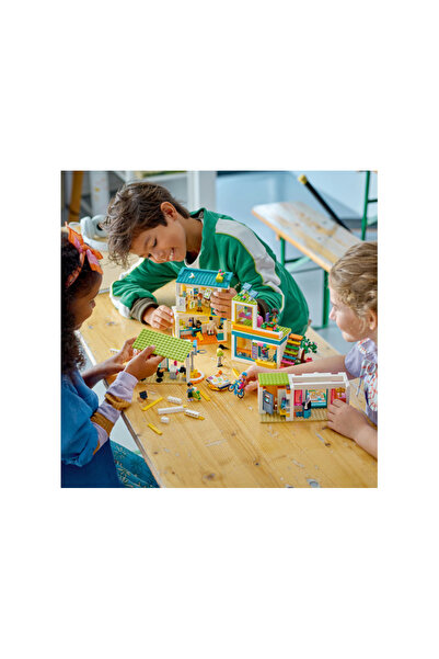 LEGO ® Přátelé Mezinárodní škola Heartlake 41731 - Stavebnice pro děti od 8 let (985 DÍLŮ)