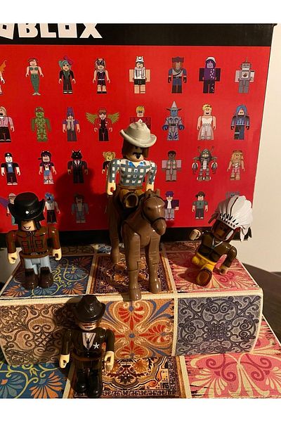 u-toys New Model Roblox Set Complete Set with Horse and Accessories Roblox Lego