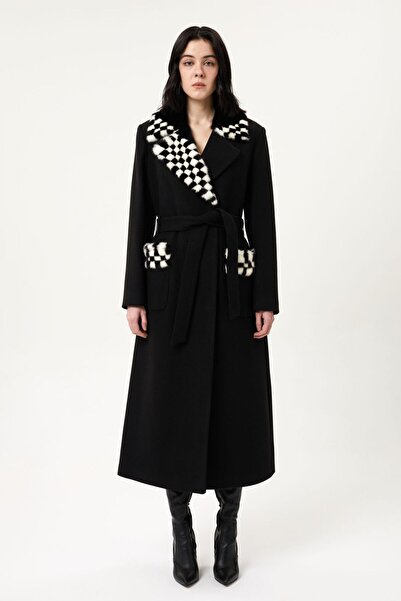 AGSPARK BELDEN KEMERLİ, YAKA VE CEP REX KÜRK DETAYLI ARKADAN YIRTMAÇLI UZUN K...