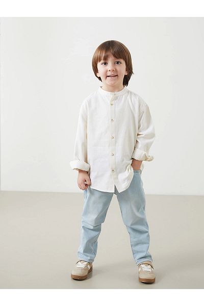 LC Waikiki قميص للأولاد بأكمام طويلة وطية صدر السترة من LCW Kids Ecru مع بنطال جينز مكون من قطعتين