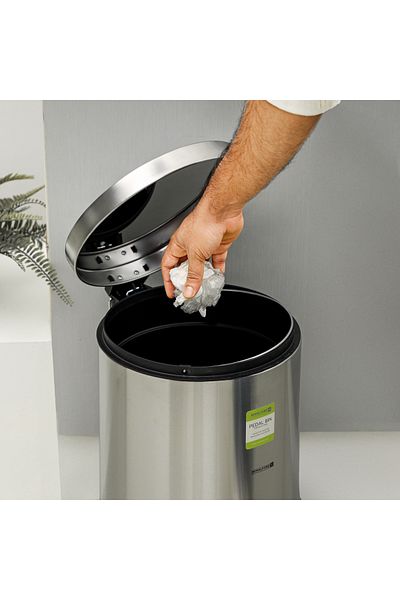 ROYALFORD 20 liter Pedal Dustbin- RF12092