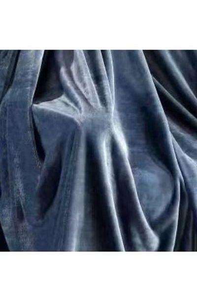 smart home Heavy Winter Blanket Measuring 230x220 cm And Weighing 2.3 Kg