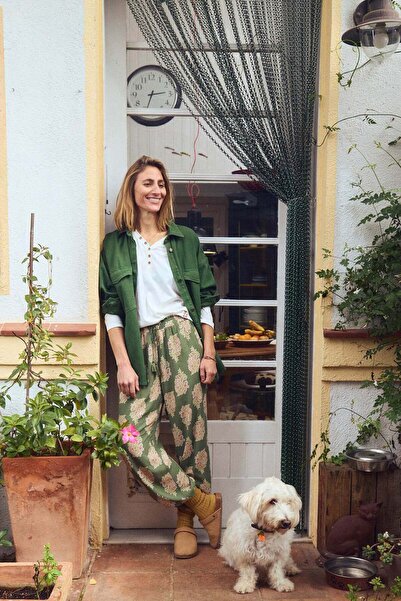 Women'secret بنطلون طويل للاسترخاء مع زهور من الفسكوز