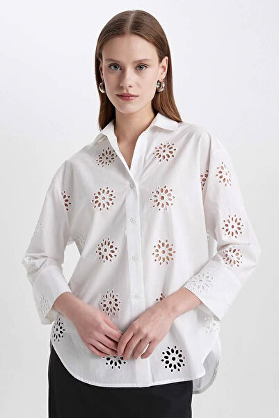 DeFacto Übergroßes, weit geschnittenes weißes Damenhemd B5419AX/WT32