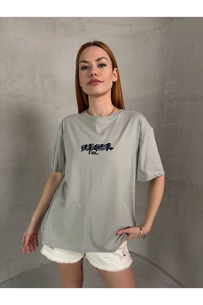 Cappmoda T-908 Tricou cu decolteu rotund cu imprimeu cu injecție cu scris chinezesc gri