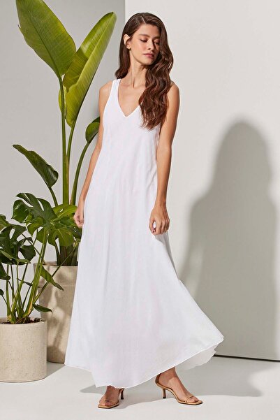 White By Nature Kolsuz V Yaka Düz Elbise