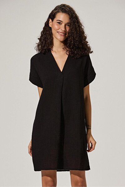 White By Nature V-Neck Plikaşe Black Dress