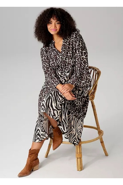 Şans Women's Plus Size Leopard & Zebra, Paw Buttoned Whiskey Costume 65N38815