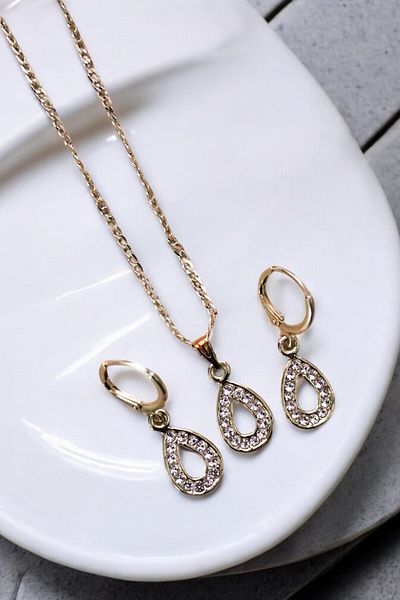 EUROMODA Drop Design Necklace Earring Suit Set