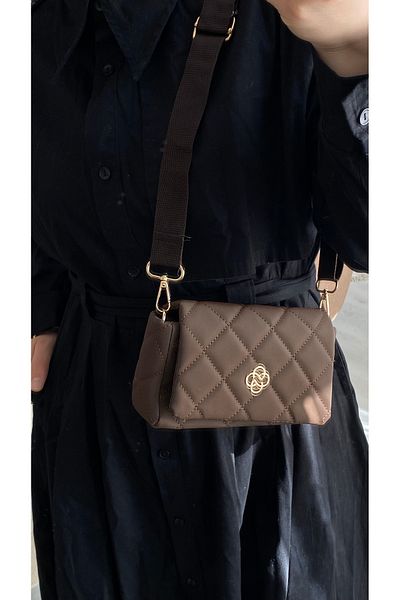 Cosy Bag Спортна чанта за през рамо с ватиран мотив на горчиво кафе