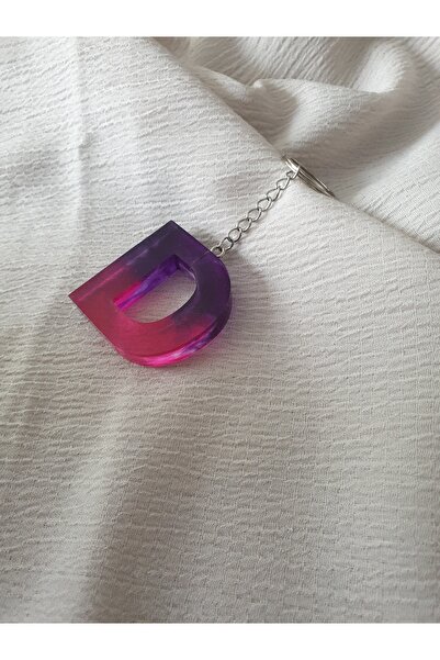 LuArte سلسلة مفاتيح على شكل حرف D من الإيبوكسي باللون الأرجواني والوردي