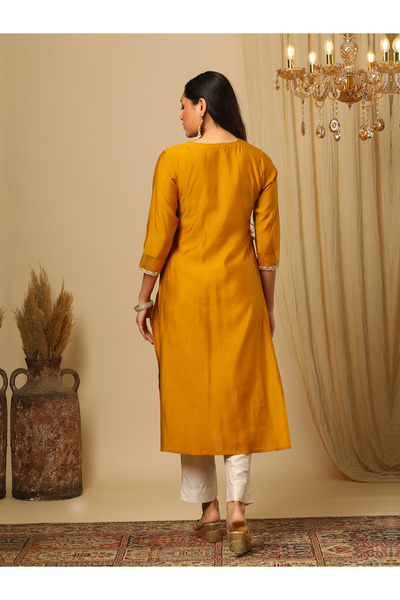 Globus By Styli Embroidered Round Neck Straight Ethnic Kurta