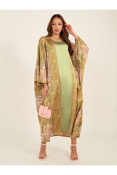 Keenly By Styli قفطان ساتان مطبوع برقبة دائرية وأكمام خفاش