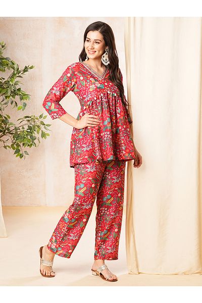 Globus By Styli Embroidered Floral Print V-Neck A-Line Tunic and Mid Rise Pants Co-Ords