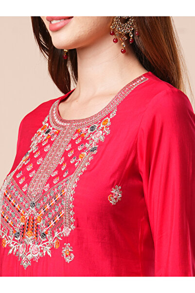 Globus By Styli Sequined Floral Embroidered Straight Kurta with Pants and Dupatta Set