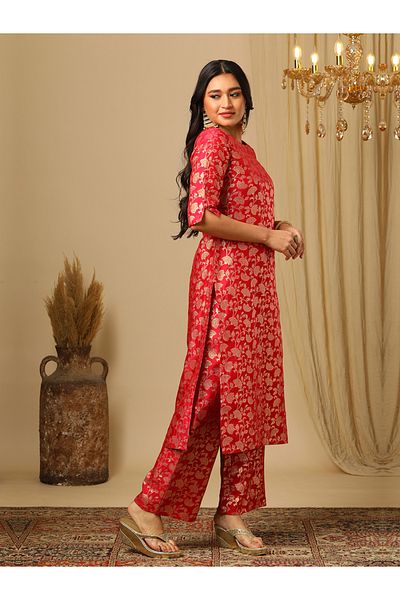 Globus By Styli Round Neck Floral Print Straight Kurta and Elasticated Pants Set