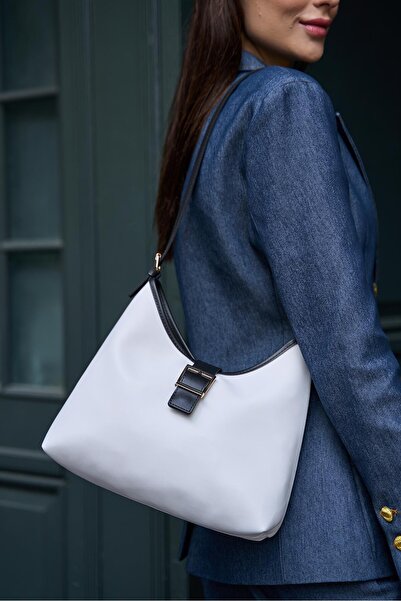 Madamra Bílá dámská kabelka do ruky a přes rameno se zlatou sponou