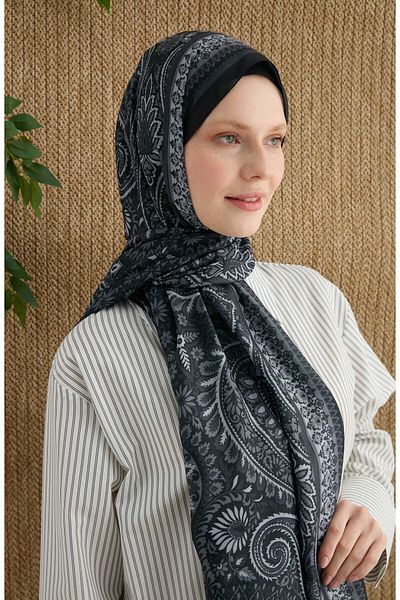 Fatma Atasoy Amelia Gray Ethnic Pattern Shawl