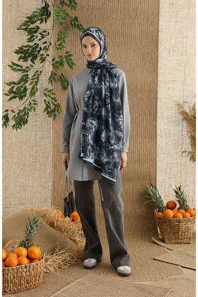 Fatma Atasoy Rose Black Patterned Shawl