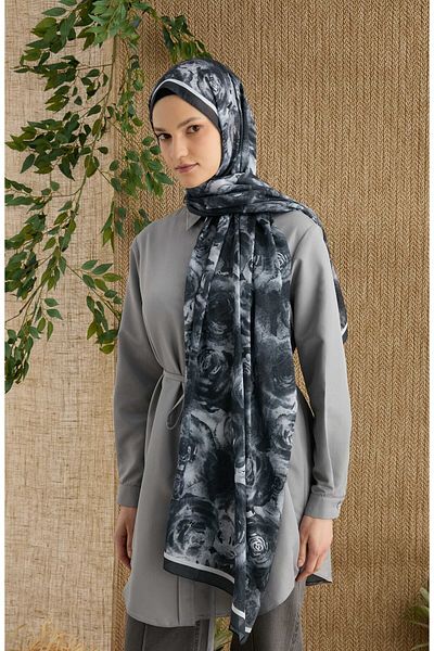 Fatma Atasoy Rose Black Patterned Shawl