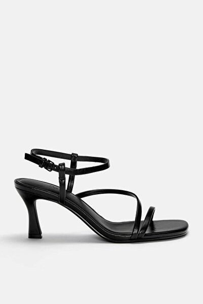 Pull & Bear Bantlı topuklu sandalet