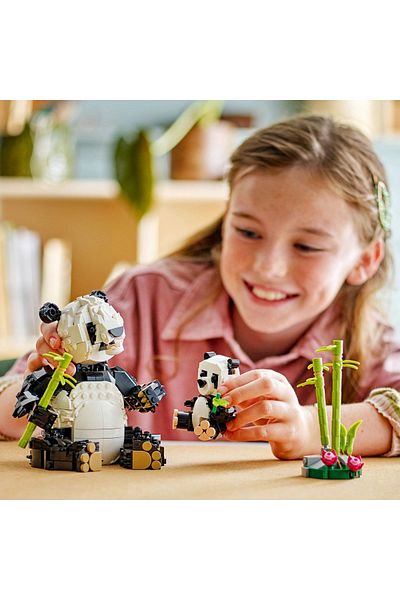 LEGO LEGO Creator Set - Wild Animals: Panda Family (31165)